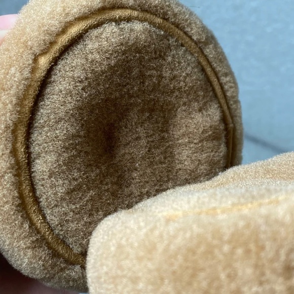 Authentic Pre-Owned Chanel CC Earmuffs Caramel - Picture 11 of 11